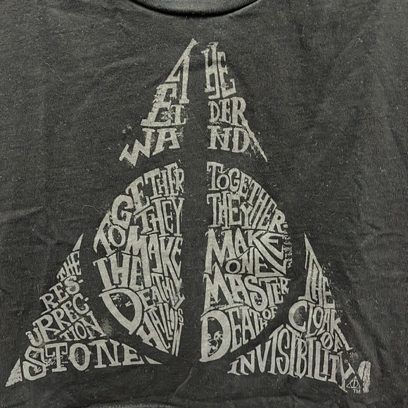 Universal Studios Wizarding World Harry Potter Deathly Hallow Crop Shirt Top M - Picture 3 of 7